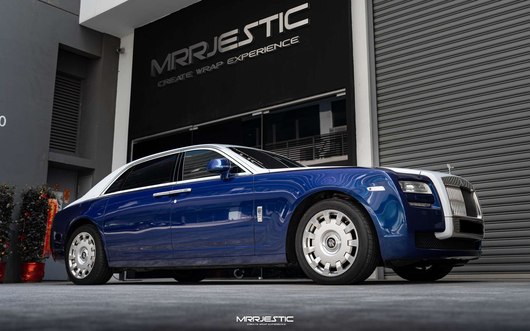 Rolls Royce Ghost – Gentian Blue